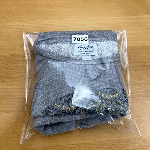 Lucky Brand Sweatshirt Women's Size Small Gray Softest Knitwear Elephant Print - Picture 8 of 8